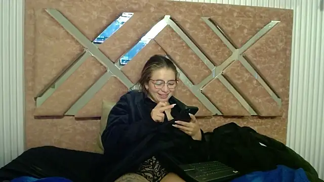 _isaabellaa webcam