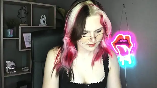 SweetLilyxo webcam