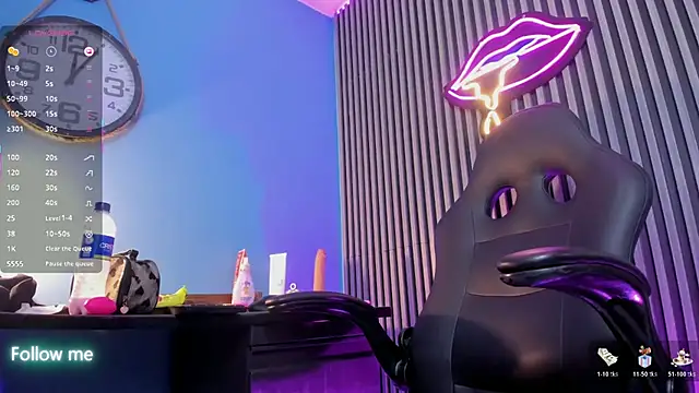 Luna_roose1 webcam