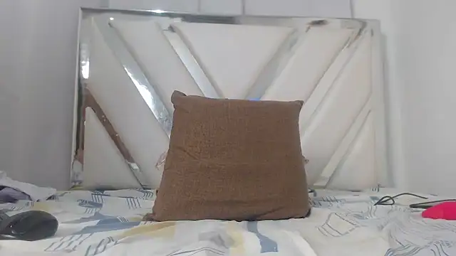 AlannaHarper webcam