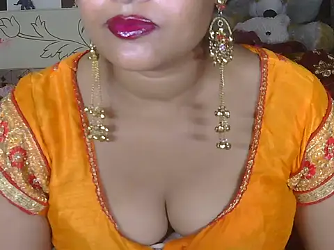 hotee_bhabi live cam on StripChat