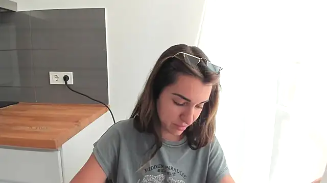 summmmersky1 live cam on StripChat