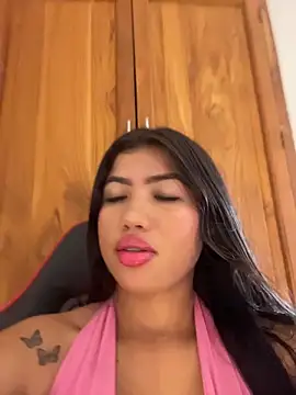 Luna_20x live cam on StripChat