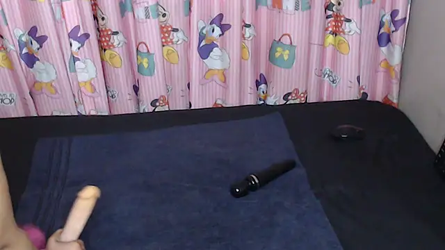 TrishahXo webcam