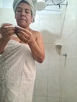 Scarlet_curly8a webcam