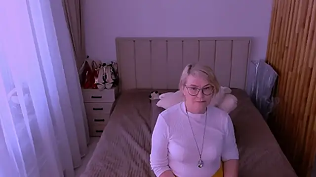sabrinamacmarren webcam