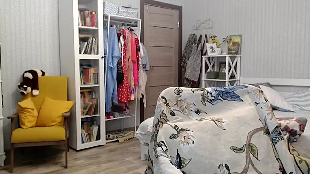 BloomingAllure webcam