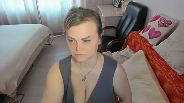 MildMature webcam