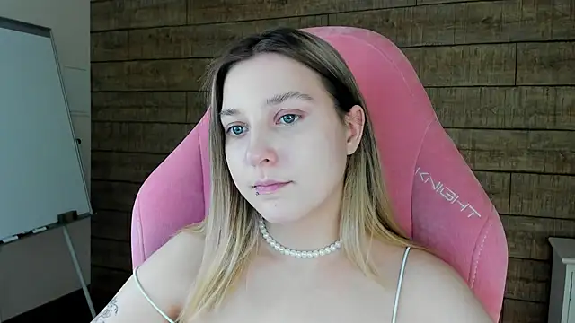 TinnaBurton webcam
