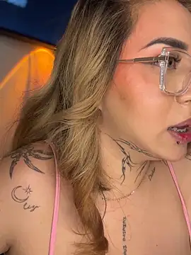 CarolQueen1_ webcam