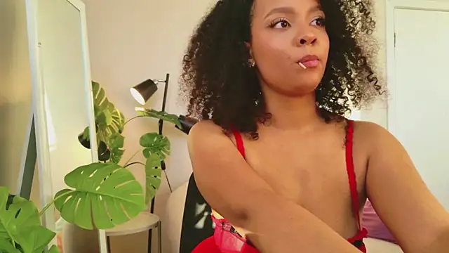 Tiana_Toffee webcam