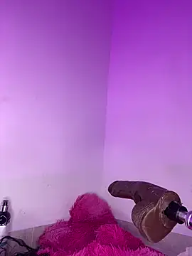 RebecaRealish webcam