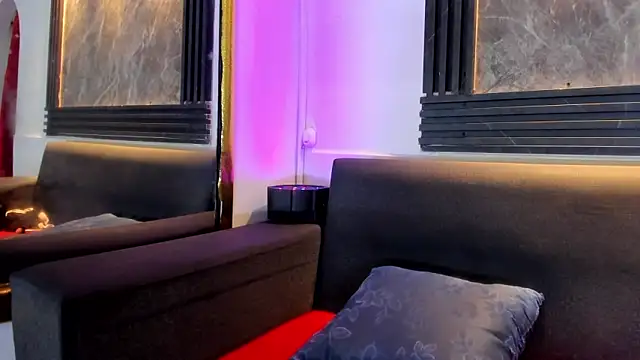 Brianhot0F webcam