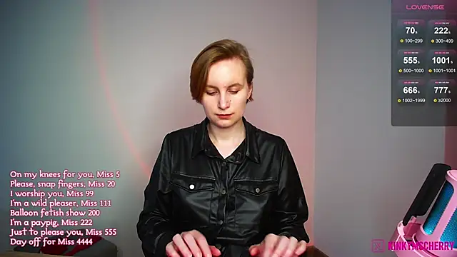 KinkyMissCherry webcam