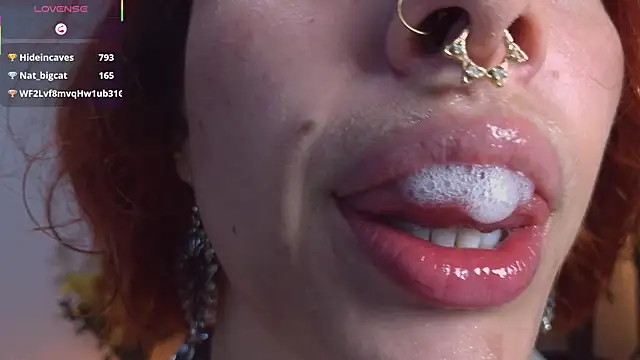 bri_von_dhara__ webcam