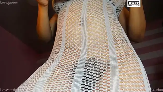 Loveequinn live cam preview on Stripchat