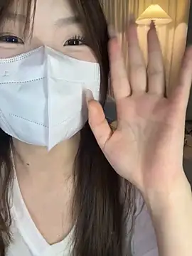 _xiaoxinxin_ (F young) - 弄濕上衣透奶頭