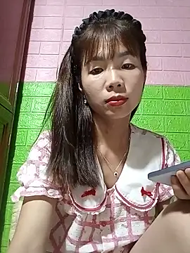AmyLinee01 live cam on StripChat