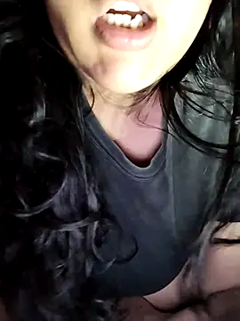 Annerae live cam on StripChat