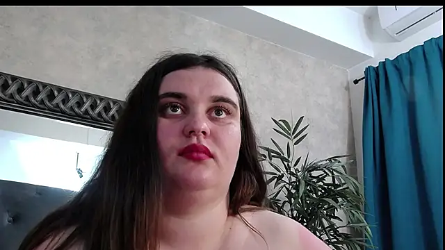 SaraElise webcam