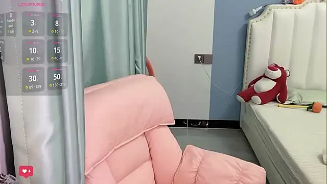 Luna-666 live cam on StripChat