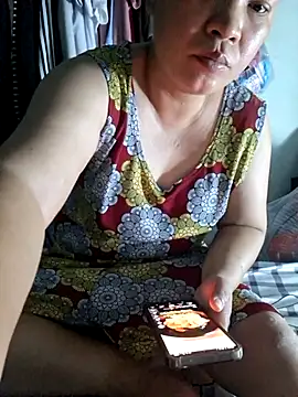 Chrysanta_sweet live cam on StripChat