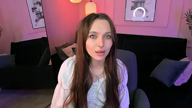 ChloeSunny live cam on StripChat