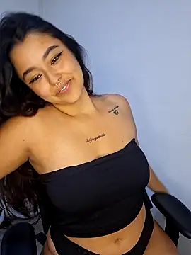 Ariana_Pierce webcam
