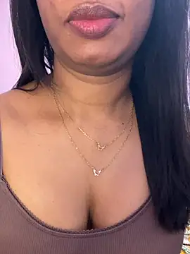 tamil_Aarathi webcam