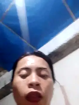 YourHotMenxie18 webcam