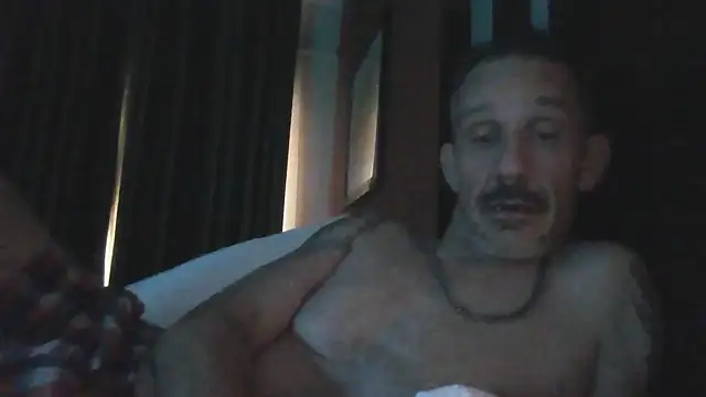 woddy87 live cam on StripChat