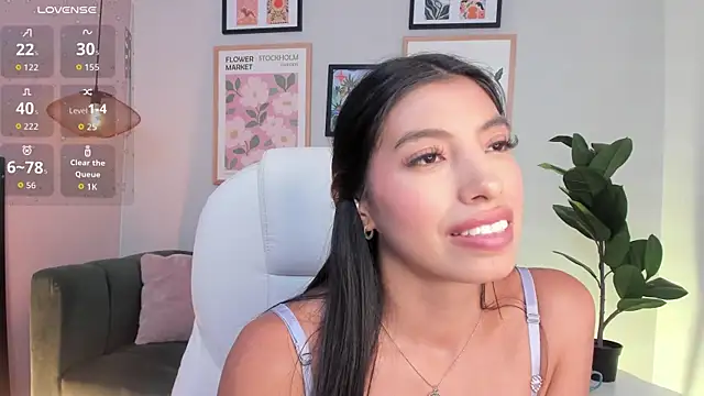 Tiffany_Low webcam