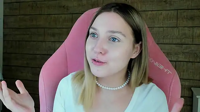 TinnaBurton webcam
