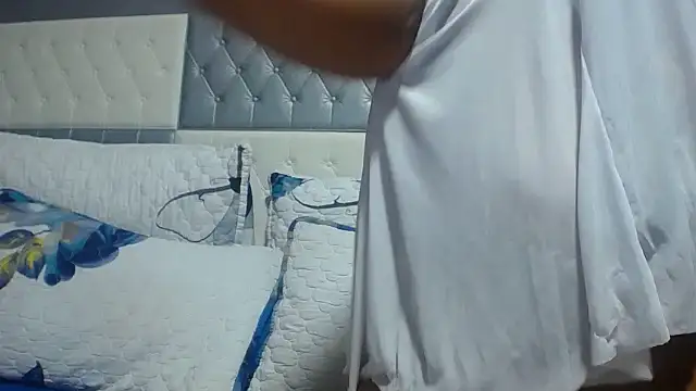 SEXYBUSTYEBONYXX webcam