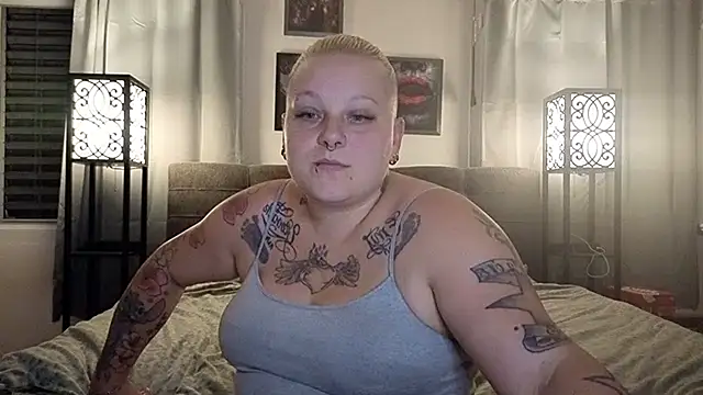 Lady_Peggi webcam