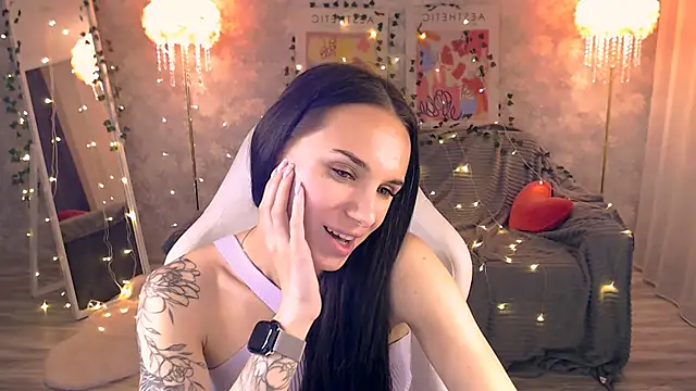 NicoleMerz webcam
