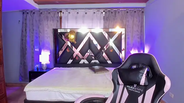 Linda4Petite