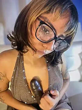 LeylaKnox