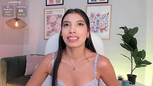 Tiffany_Low webcam