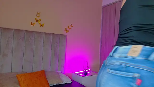 Charlotte_Olsen_ live cam on StripChat