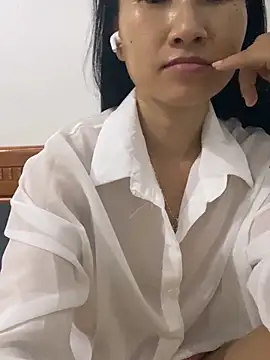 siorin_24 live cam on StripChat