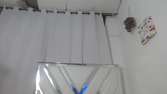 AlannaHarper webcam