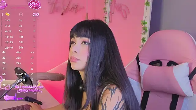 lulu_wonder live cam on StripChat
