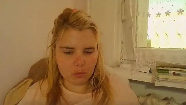 HornyElena live cam on StripChat