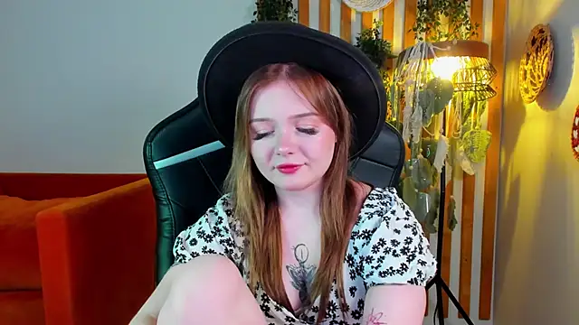 ElinaVale webcam