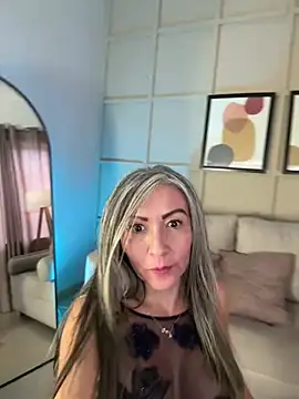 _Nicoletteshea_ webcam