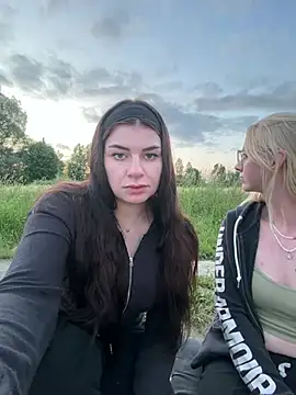 EllyNora webcam