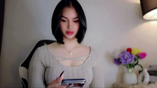 Anna_HollyDoll live cam on StripChat