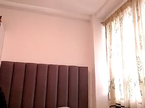 saara_johnson496 webcam