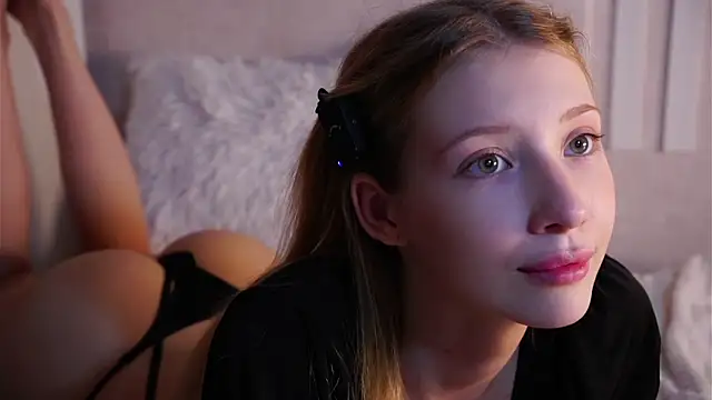 sunnivacovil (F teen) - 💕Tease with my booty💕